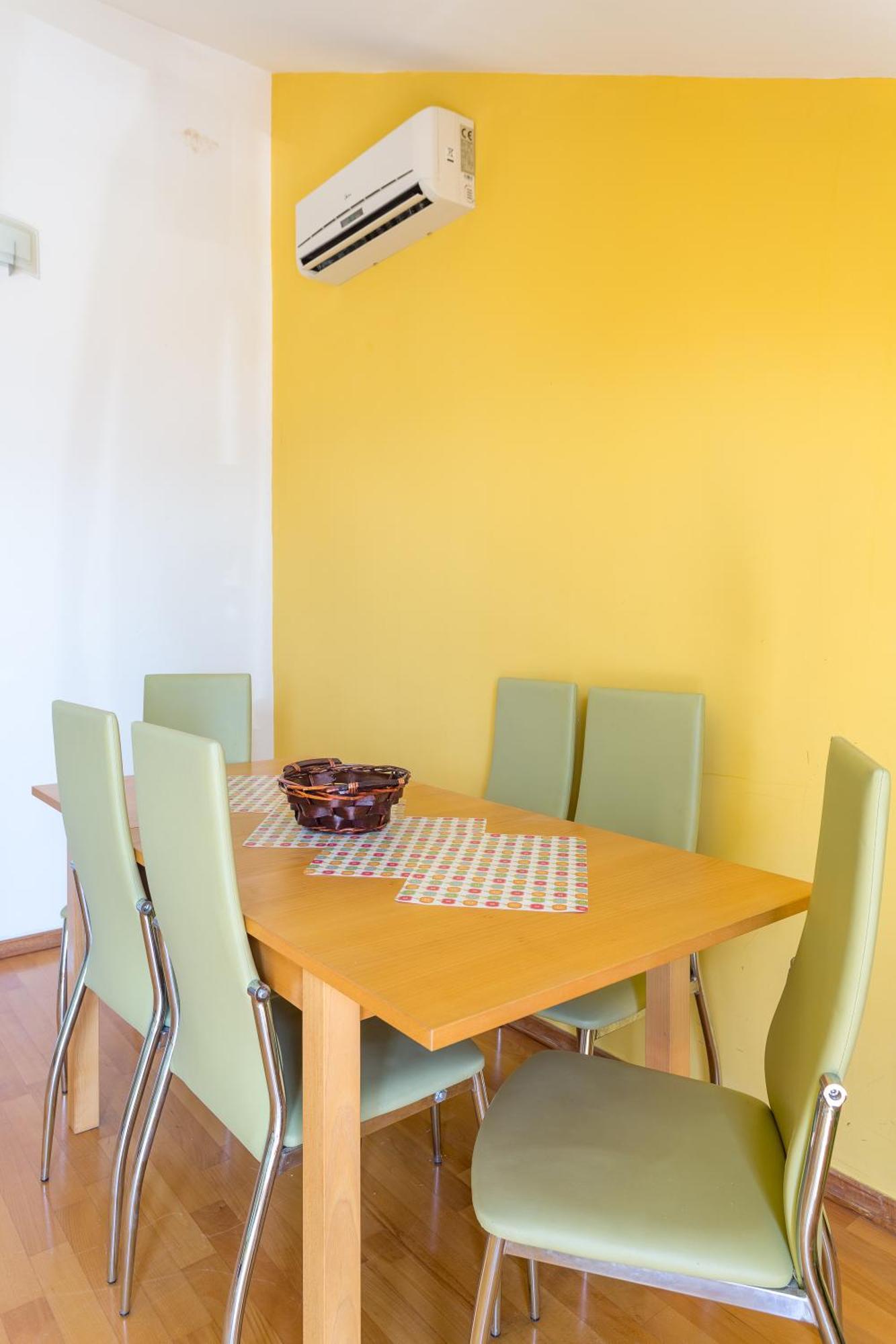 Sunrise Apartments بول الغرفة الصورة