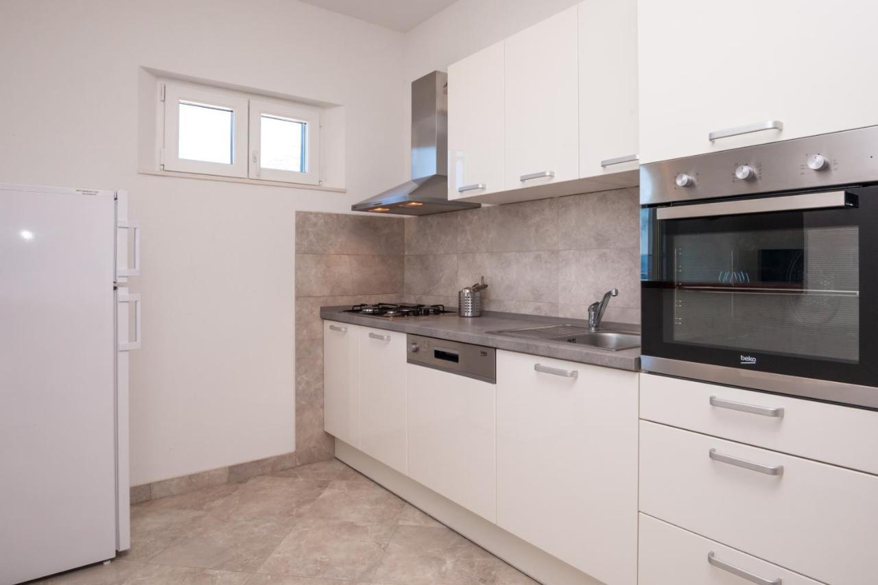 Sunrise Apartments بول المظهر الخارجي الصورة